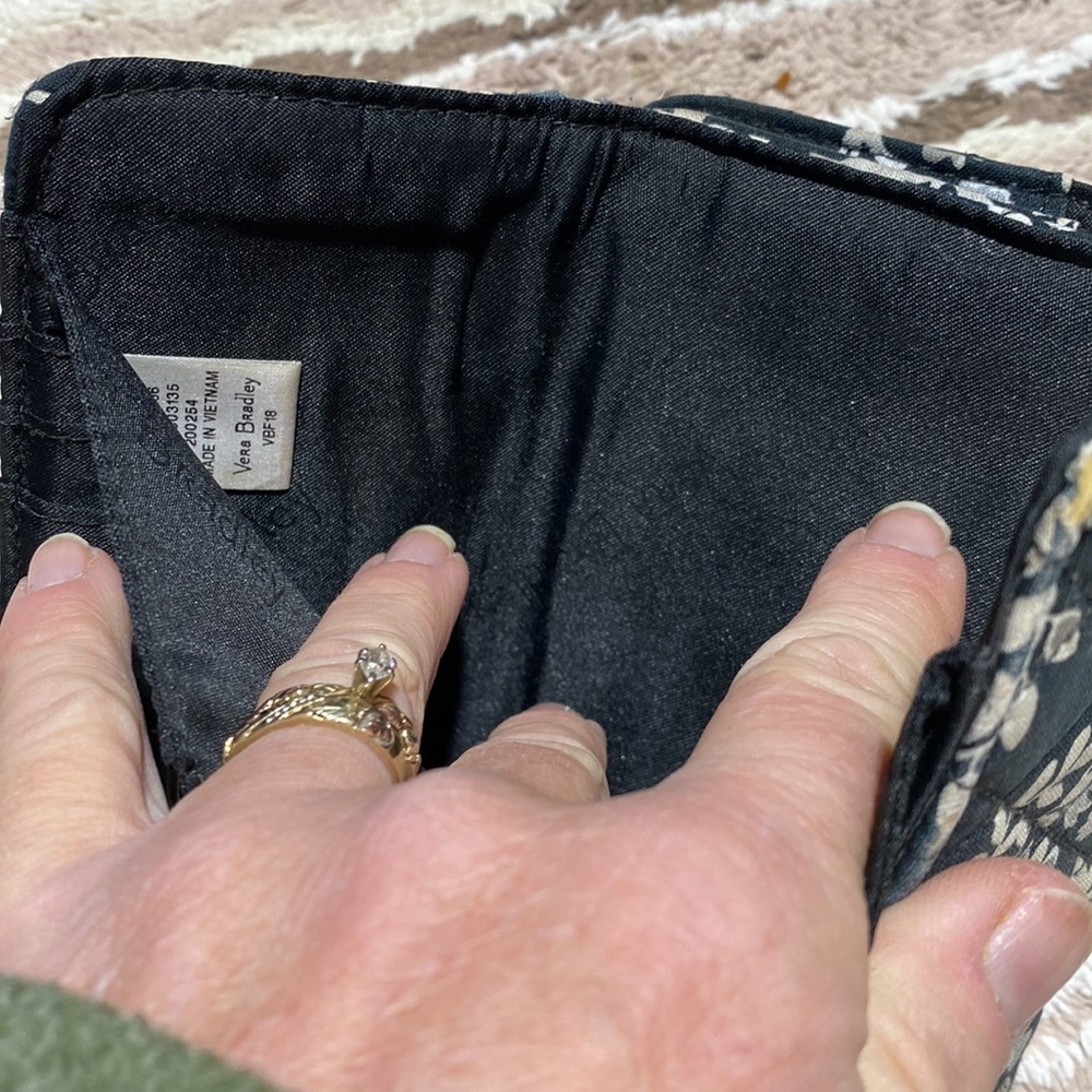 Vera Bradley wristlet - Picture 4 of 8